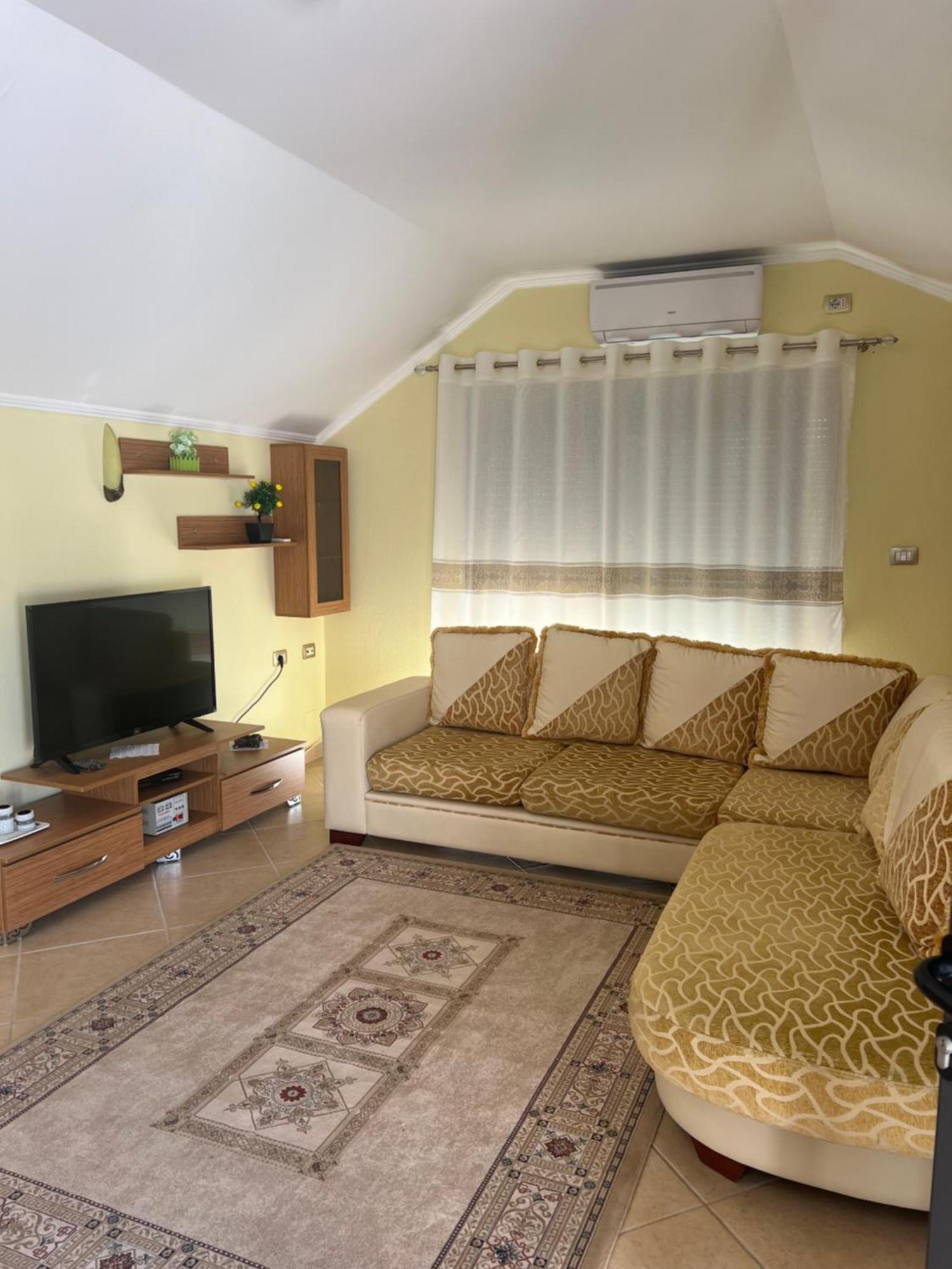 Flower Terrace Apartment Gjirokastër Exterior foto