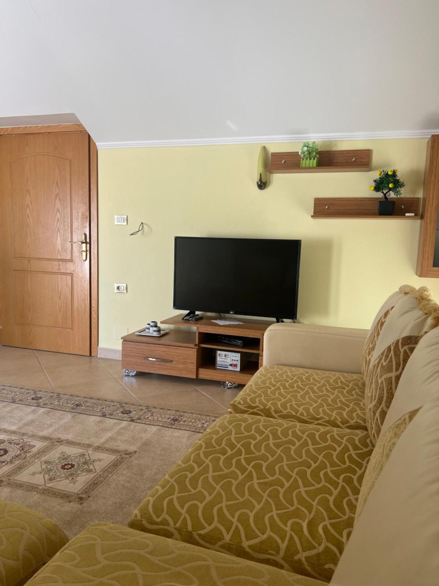 Flower Terrace Apartment Gjirokastër Exterior foto